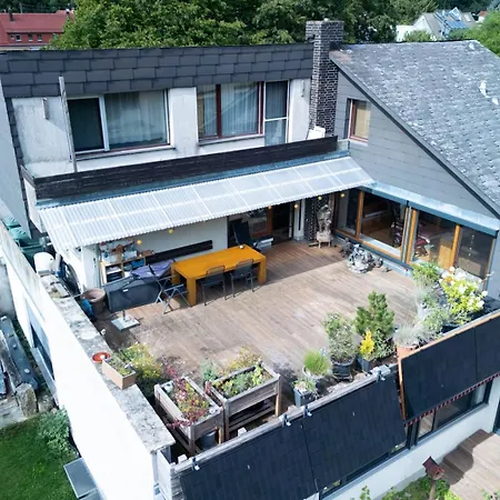 Barbara Blick - Riesige Terrasse Schwaebischen Alb