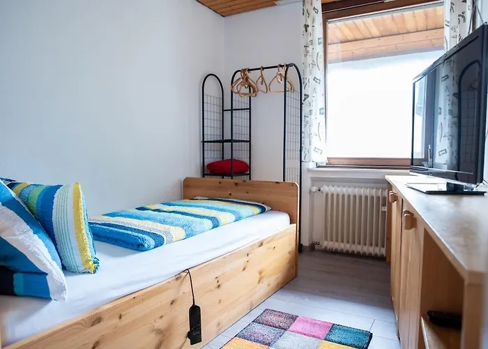 Barbara Blick - Riesige Terrasse Schwaebischen Alb *