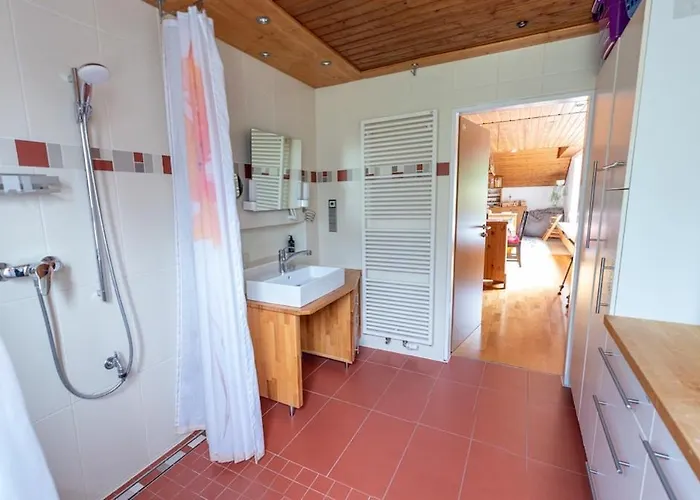 Barbara Blick - Riesige Terrasse Schwaebischen Alb *